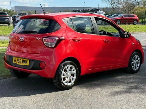 Hyundai I10 Se Auto HJ68MMK Red #4