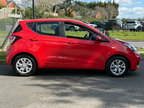 Hyundai I10 Se Auto HJ68MMK Red #2
