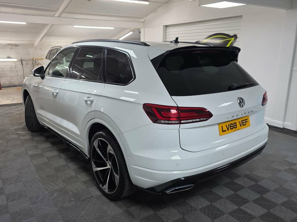 Volkswagen Touareg 3.0 Tdi V6 R-line Tech Suv Tiptronic 4M LV68VEF White #3