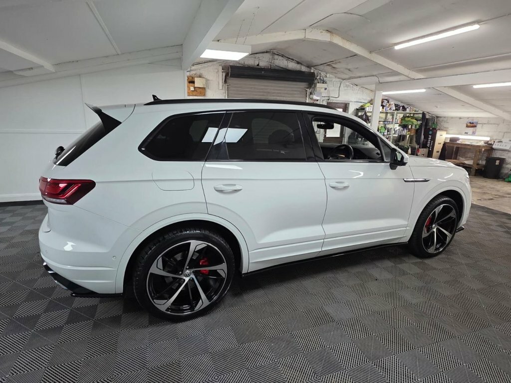 Volkswagen Touareg 3.0 Tdi V6 R-line Tech Suv Tiptronic 4M LV68VEF White #4