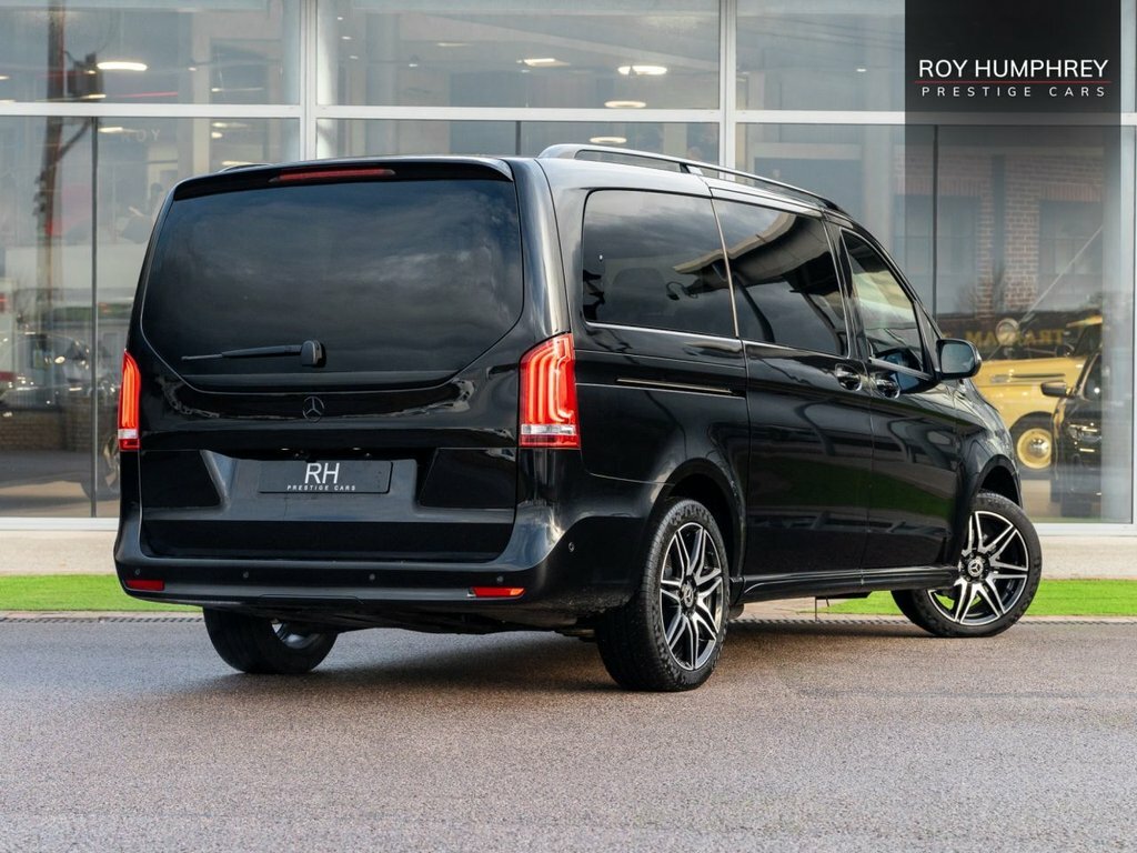 Mercedes-Benz V Class 2L Amg Line DK23TKO Black #2