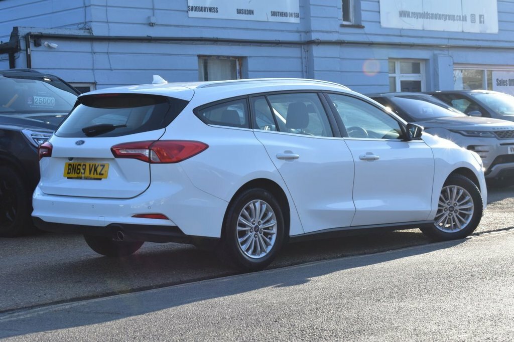 Ford Focus 1L Titanium BN69VKZ White #4