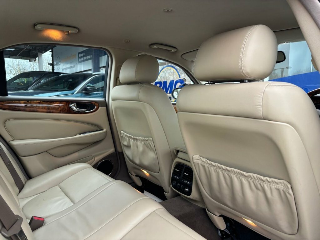 Jaguar  Hse White #11
