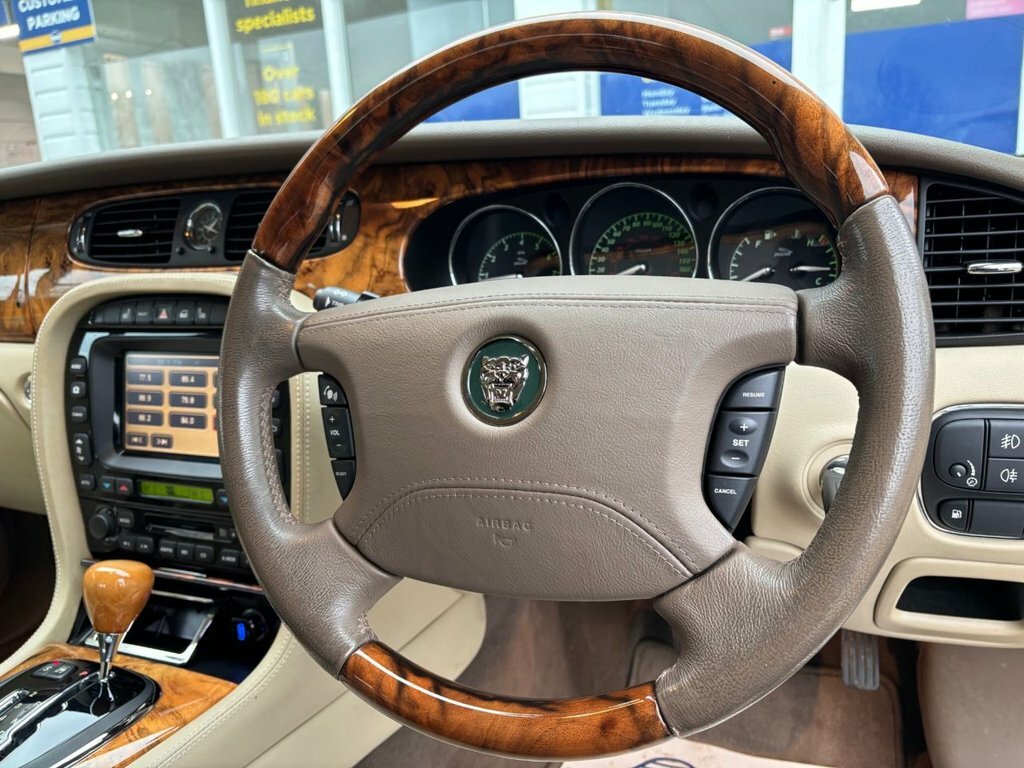 Jaguar  Hse White #18