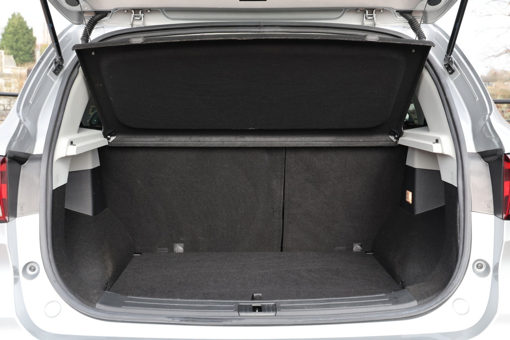 MG ZS 130Kw Trophy Connect Ev 51Kwh YG73RHY Silver #6