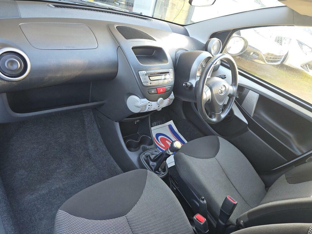 Toyota Aygo 1.0 Vvt-i Fire Euro 5 PN12MKE White #6