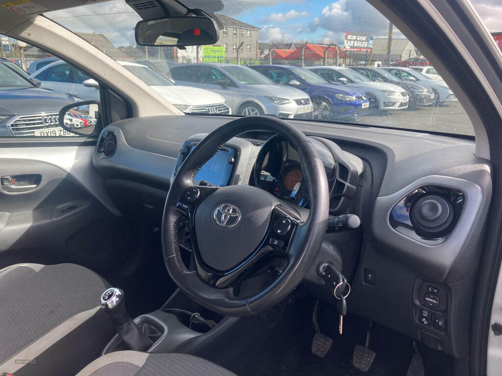 Toyota Aygo 1.0 Vvt-i X-play Tss FG71YNY Silver #5