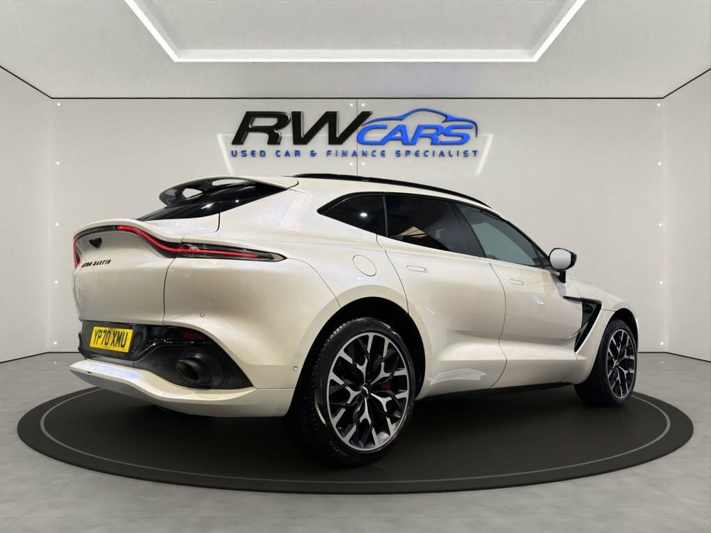 Aston Martin DBX 4L Null YP70XMU White #4
