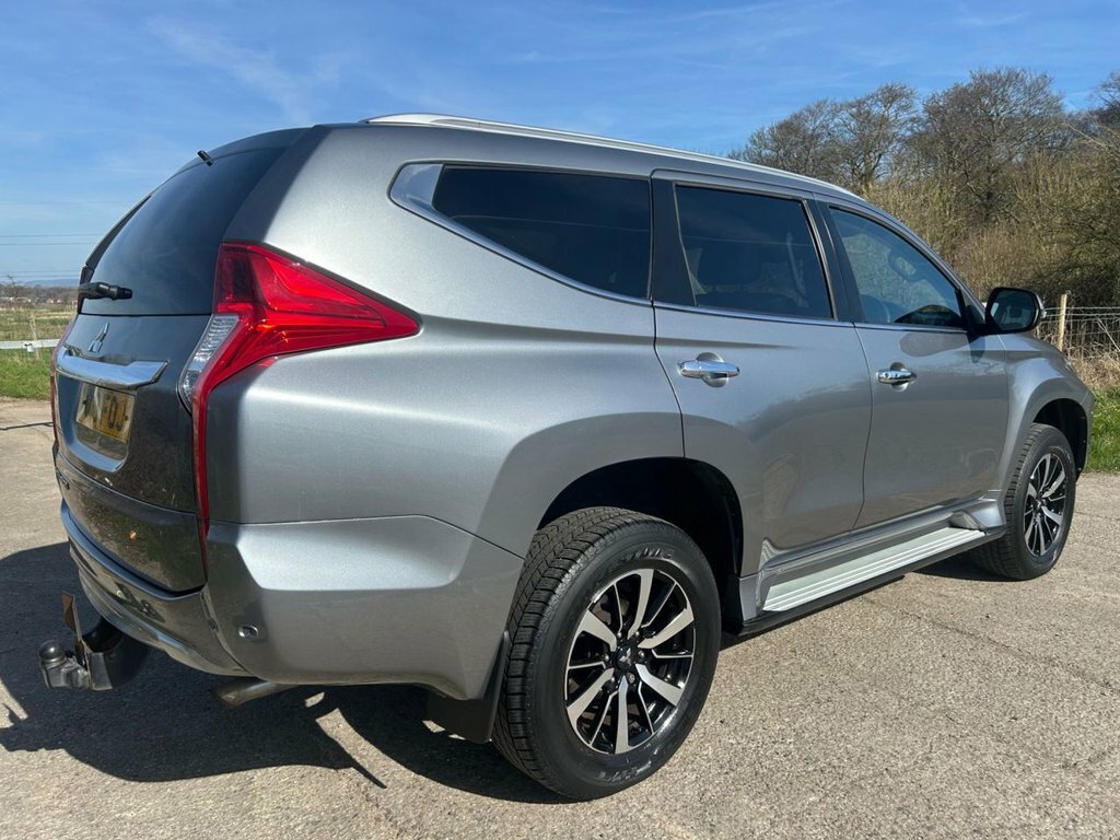 Mitsubishi Shogun Sport 2.4L 4 Grey #2