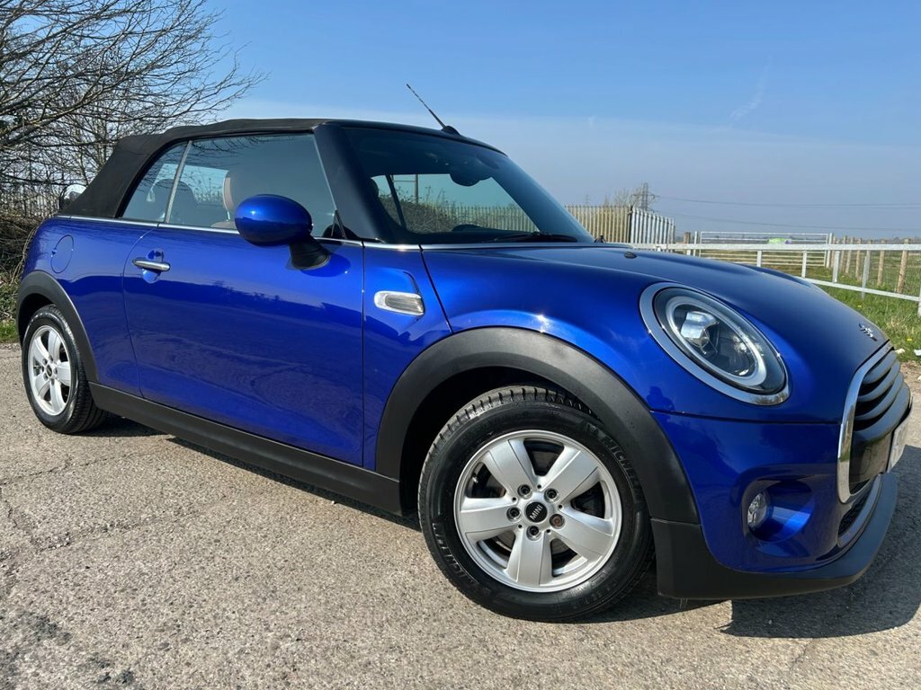Mini Convertible 1.5L Cooper Blue