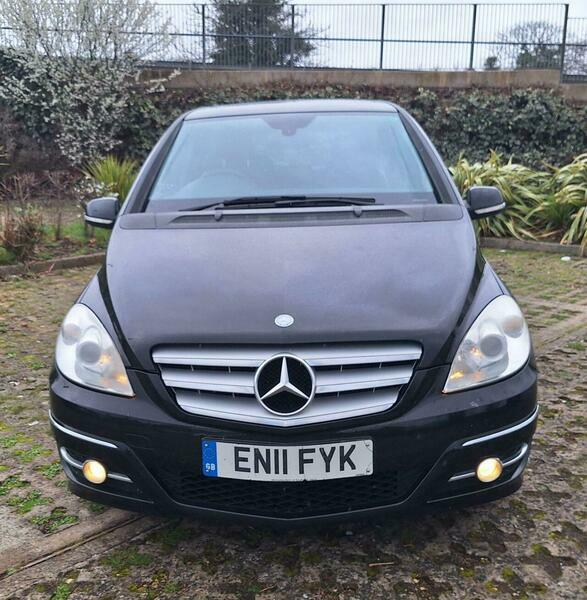 Mercedes-Benz B Class 1.7 B180 Sport Cvt Black #2