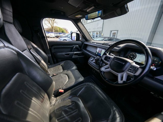 Land Rover Defender 2021 3.0 D250 Mhev Se Hard Top Suv YL21RVZ Black #3