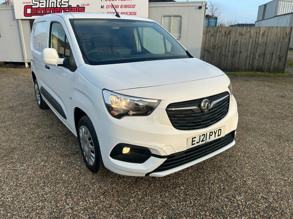 Vauxhall Combo 1.5L Sportive EJ21PYD White #5