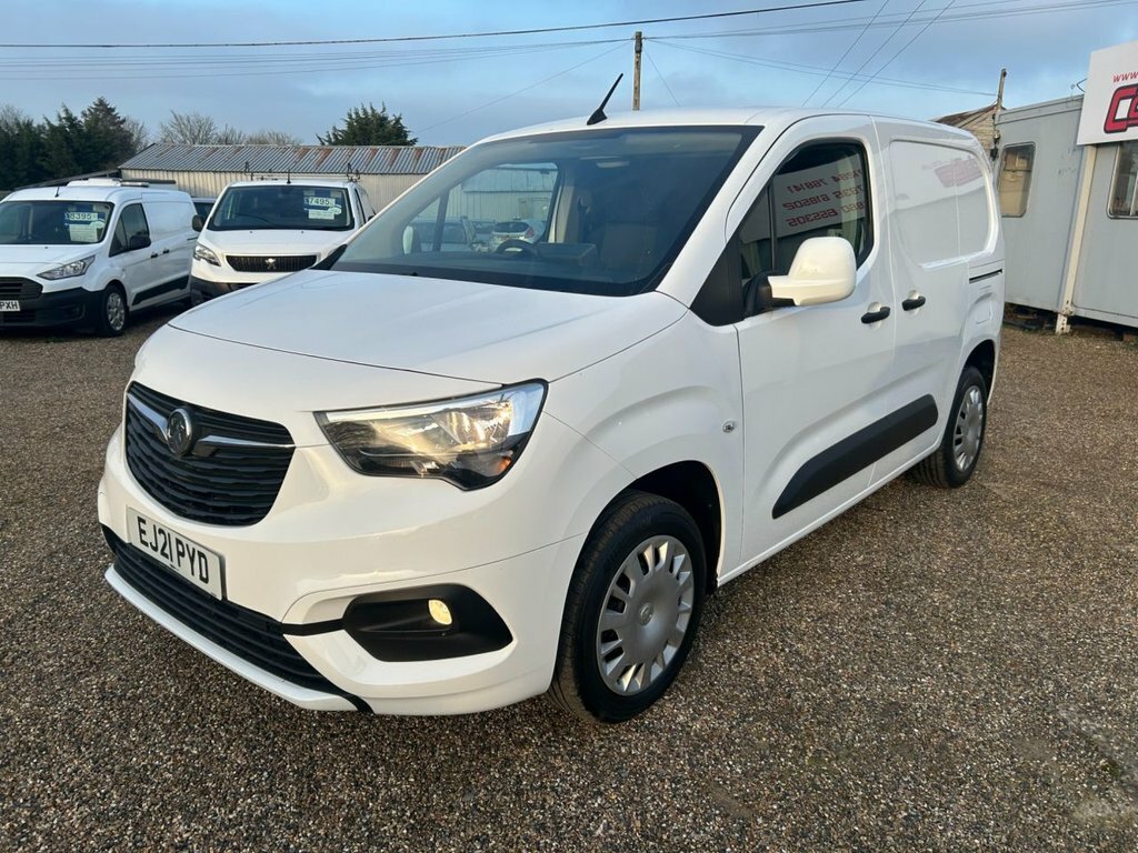 Vauxhall Combo 1.5L Sportive EJ21PYD White #2