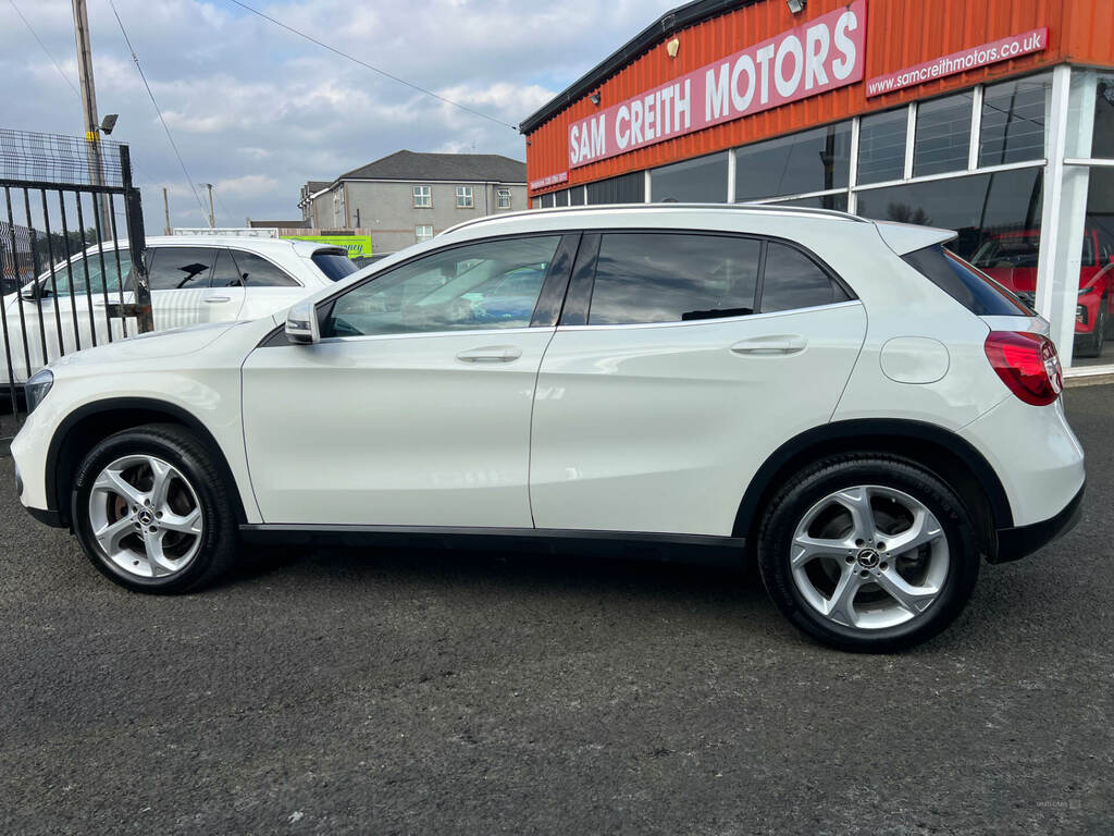Mercedes-Benz GLA Class Gla 200D Sport IGZ5582 White #2