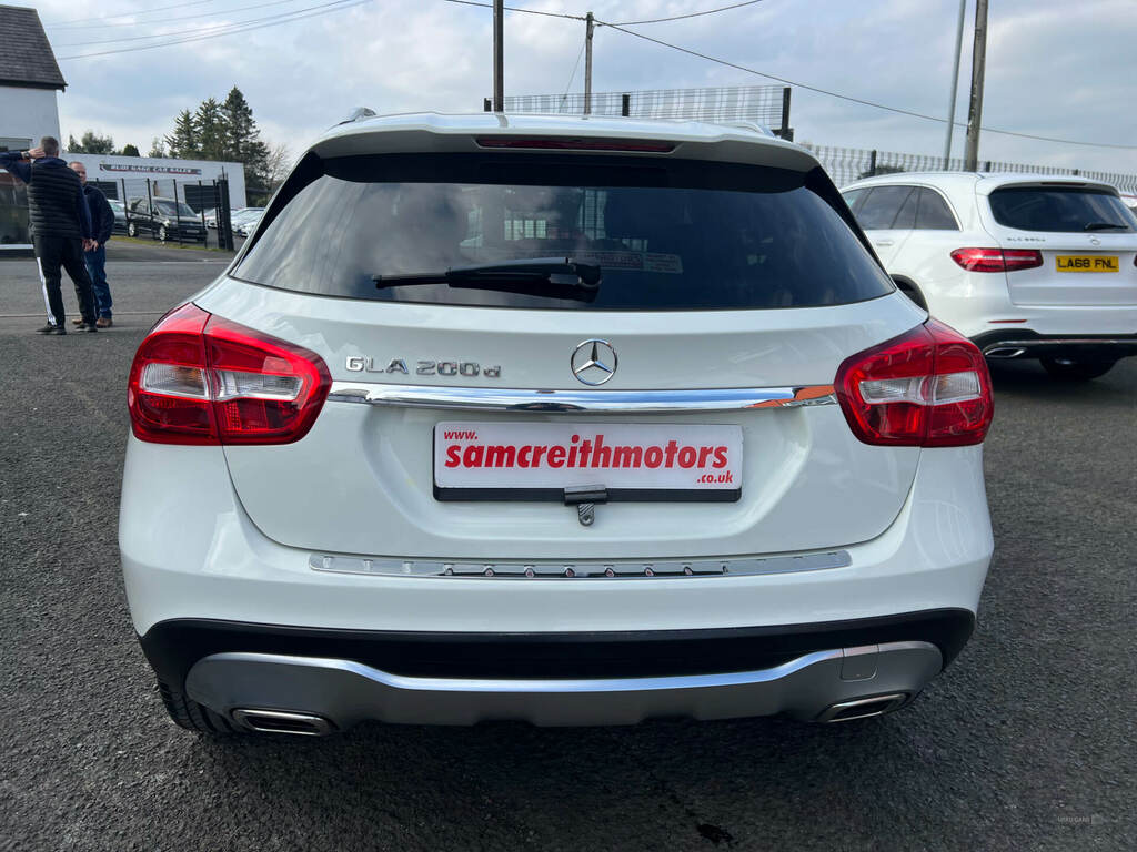 Mercedes-Benz GLA Class Gla 200D Sport IGZ5582 White #5