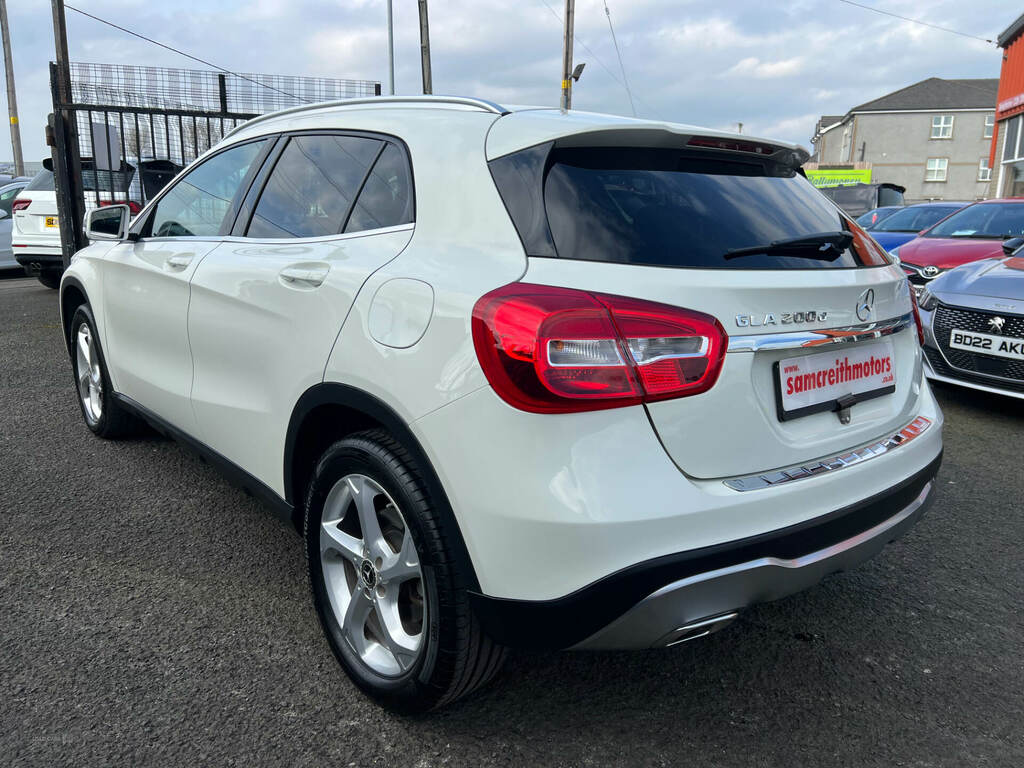 Mercedes-Benz GLA Class Gla 200D Sport IGZ5582 White #6