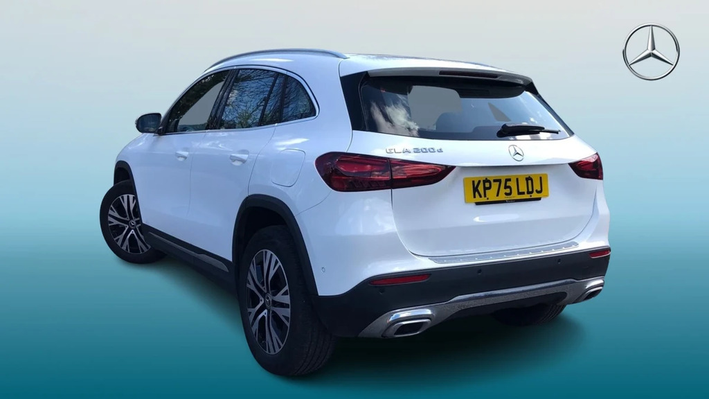 Mercedes-Benz GLA Class Gla 200 Sport Executive D KP75LDJ White #2