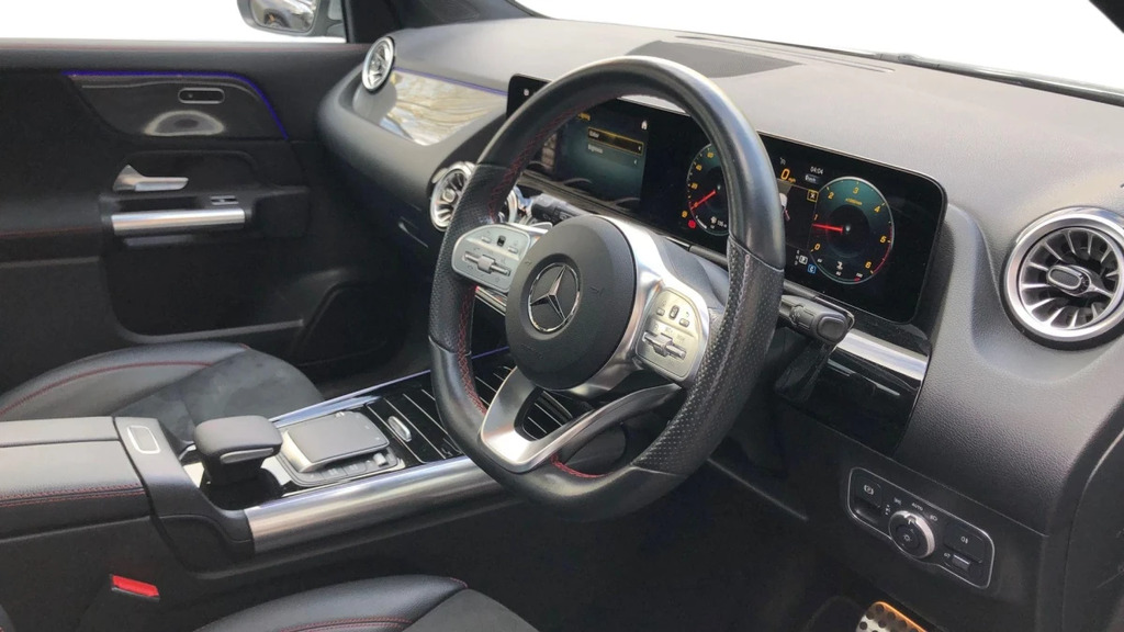 Mercedes-Benz GLA Class Gla 220 Amg Line Prem D Silver #3