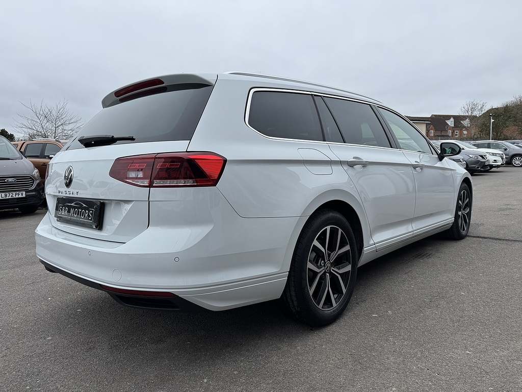 Volkswagen Passat Tsi Evo Sel VN22UXV White #4