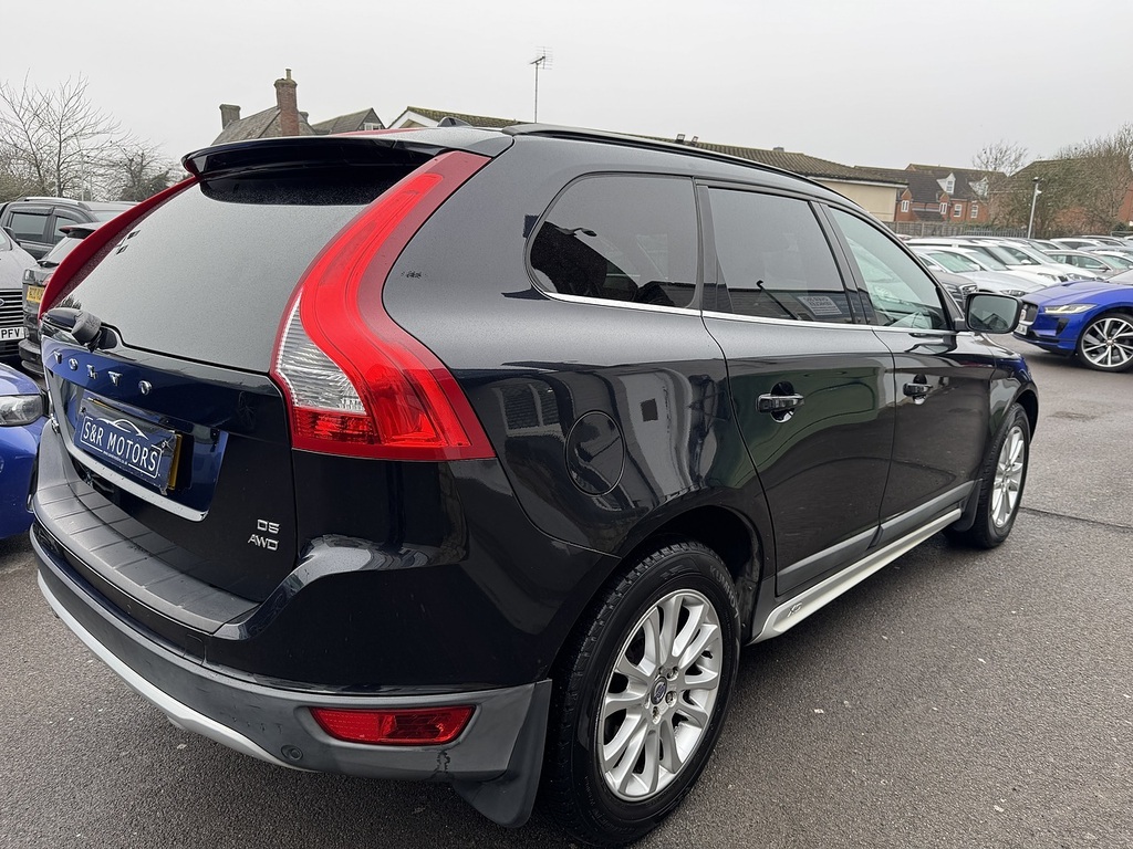 Volvo XC60 D5 Se Lux AJ09PZF Black #5