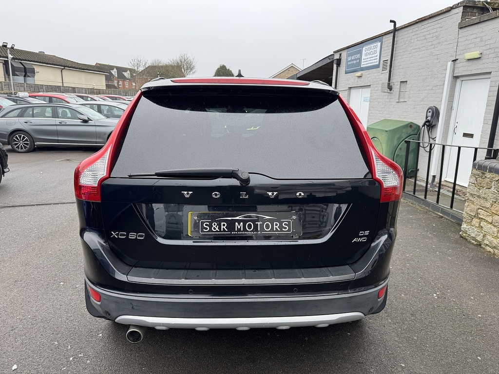 Volvo XC60 D5 Se Lux AJ09PZF Black #4