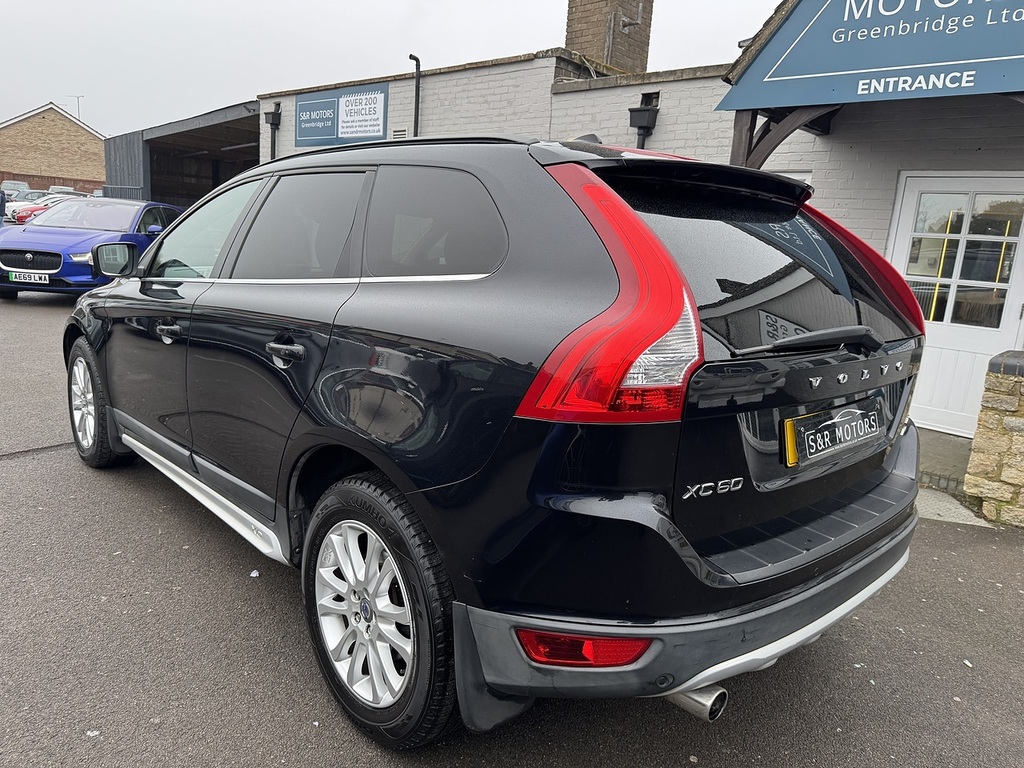 Volvo XC60 D5 Se Lux AJ09PZF Black #3