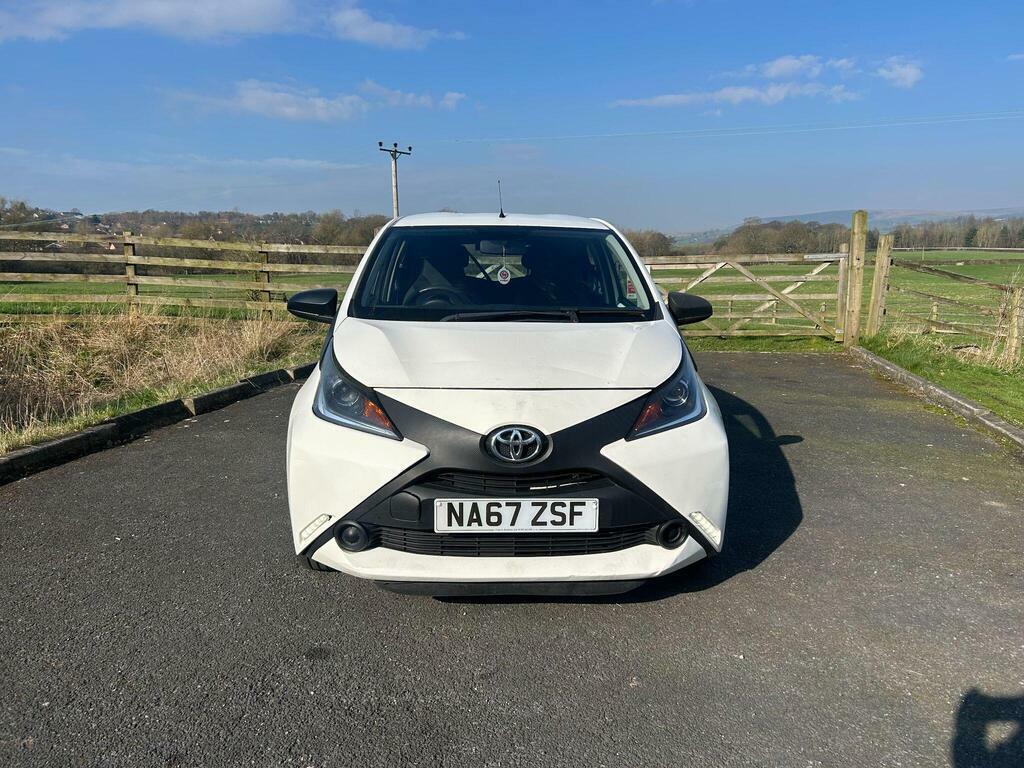 Toyota Aygo 1.0 Vvt-i X Euro 6  White #2