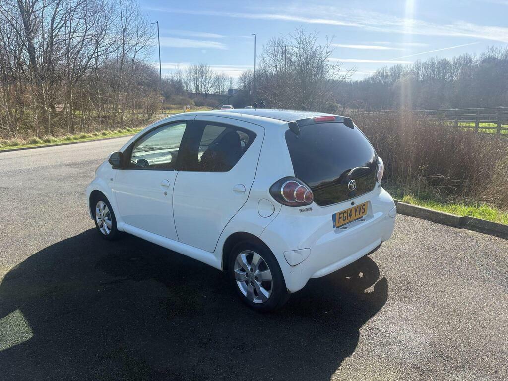 Toyota Aygo 1.0 Vvt-i Move Euro 5 FG14YVS White #6