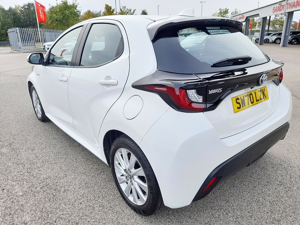 Toyota Yaris 1.5 Icon Fhev Hybrid SW70LZK White #4