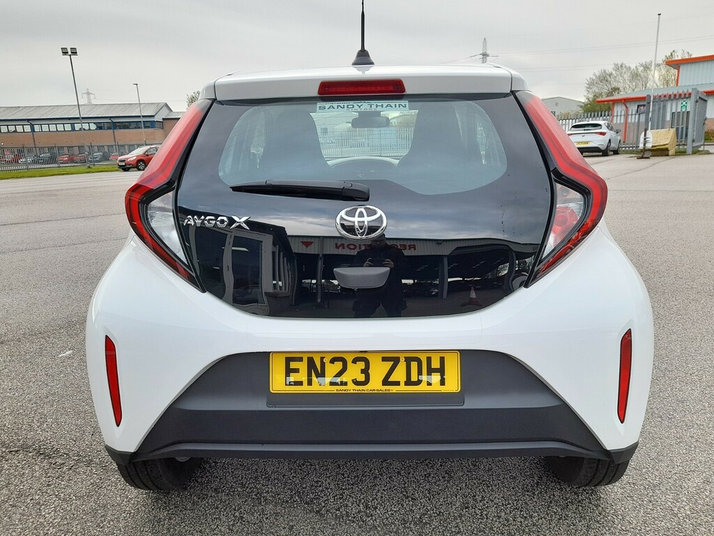 Toyota Aygo X 1.0 Vvt-i Pure 8899 Miles EN23ZDH White #6