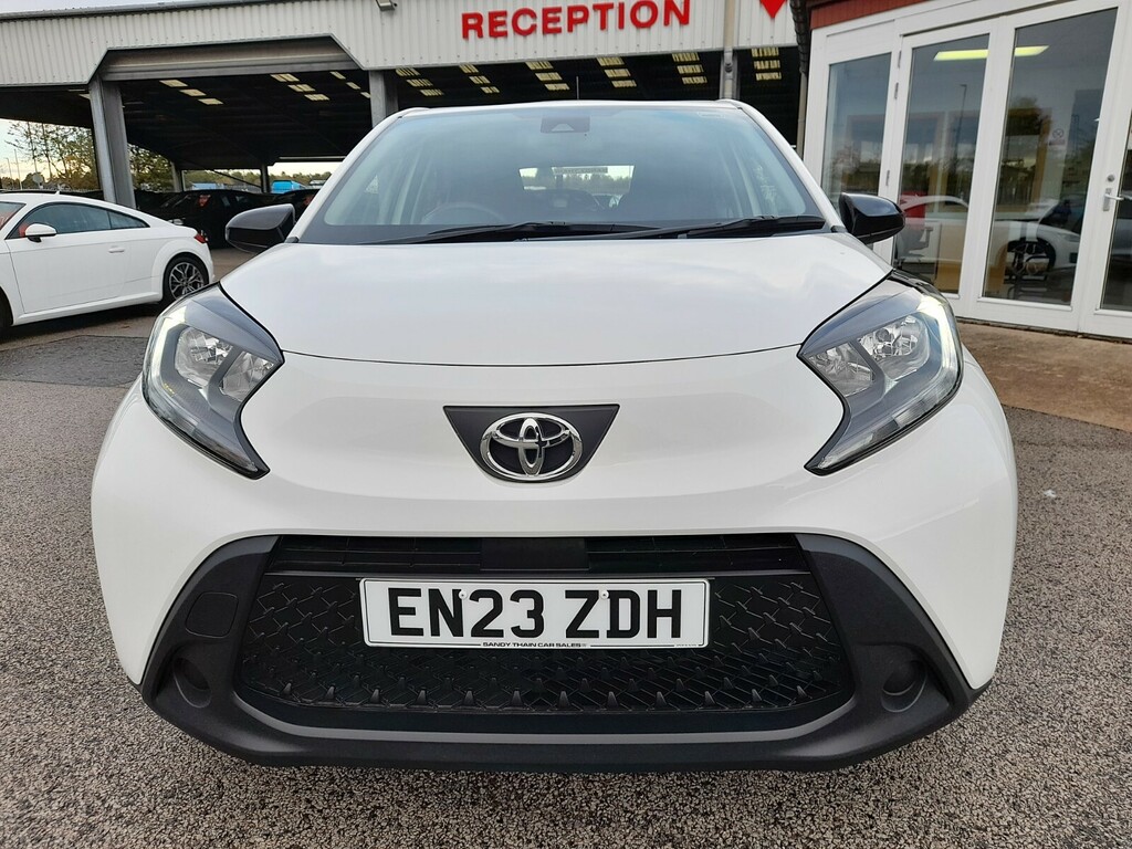 Toyota Aygo X 1.0 Vvt-i Pure 8899 Miles EN23ZDH White #3