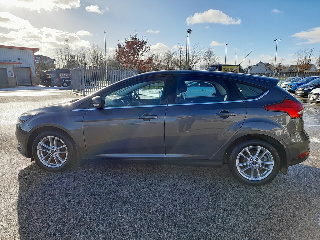 Ford Focus 1.0T 125 Zetec 20 Pounds Road Tax SV65ZWN Grey #4