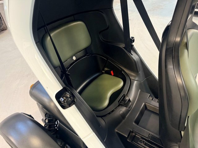 Renault Twizy 0L Colour 17 Bhp White #4