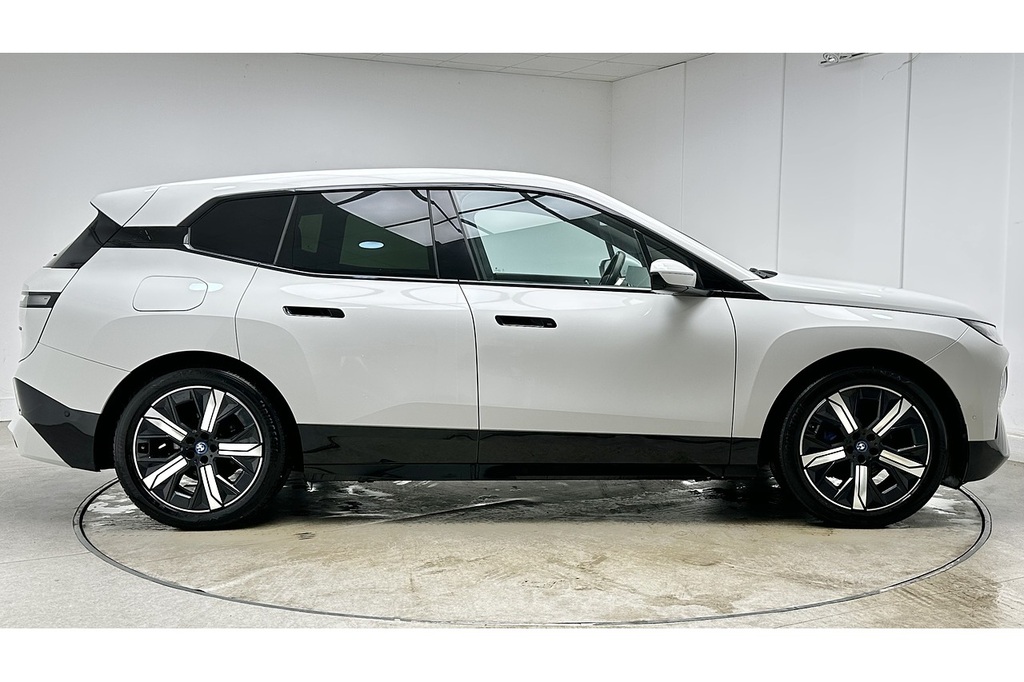 BMW iX 40 M Sport Edition ND72MHZ White #4