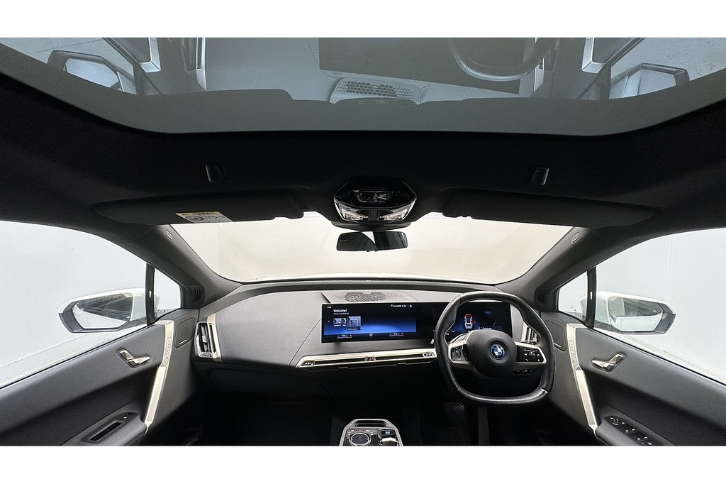 BMW iX 40 M Sport Edition ND72MHZ White #2