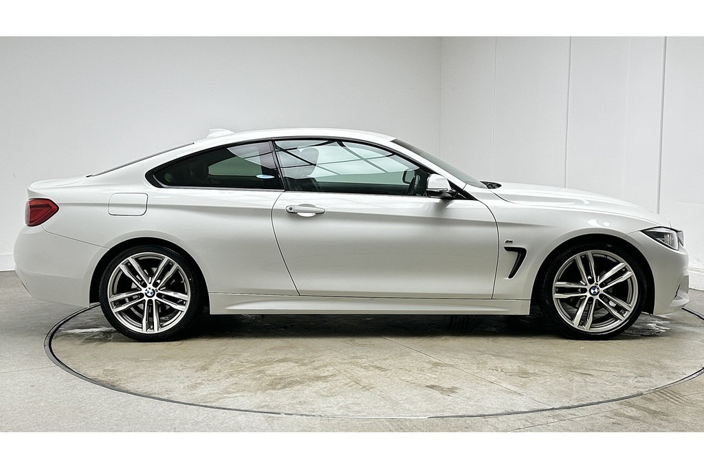 BMW 4 Series 420D M Sport White #4