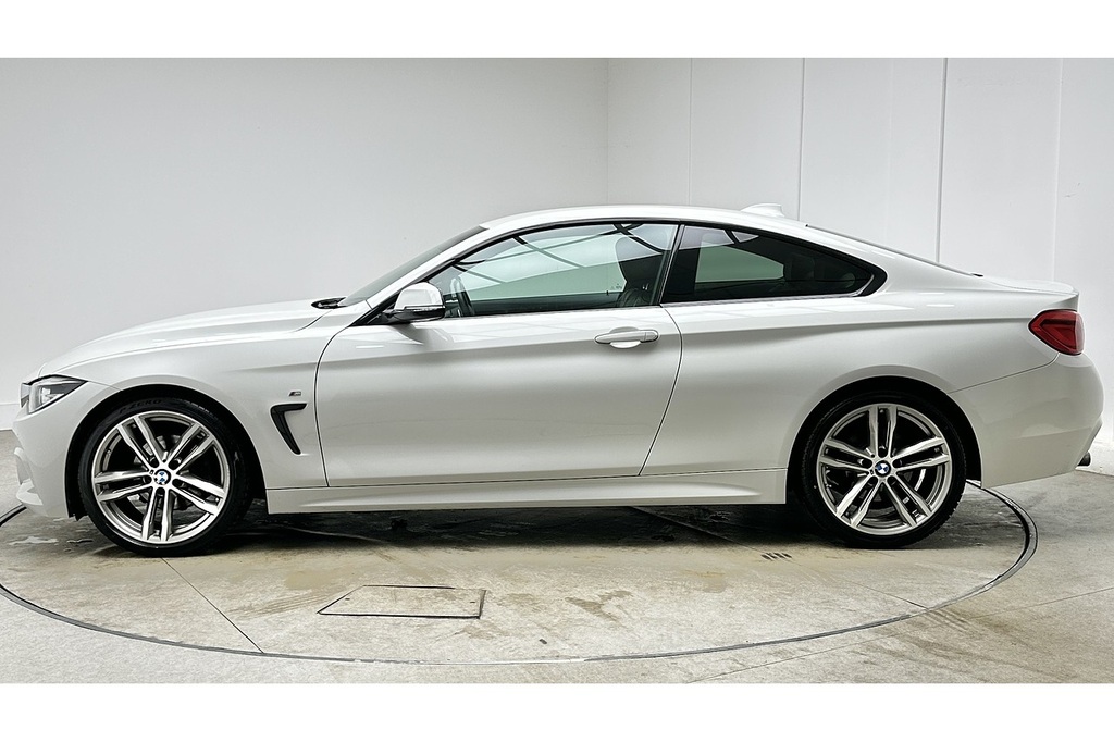 BMW 4 Series 420D M Sport White #6