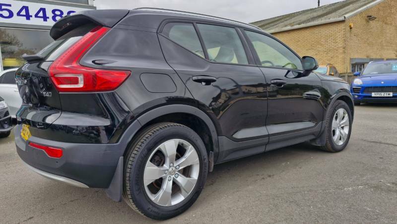 Volvo XC40 2.0 T4 Momentum Awd Geartronic - 2018 68 HF68HAU Black #4