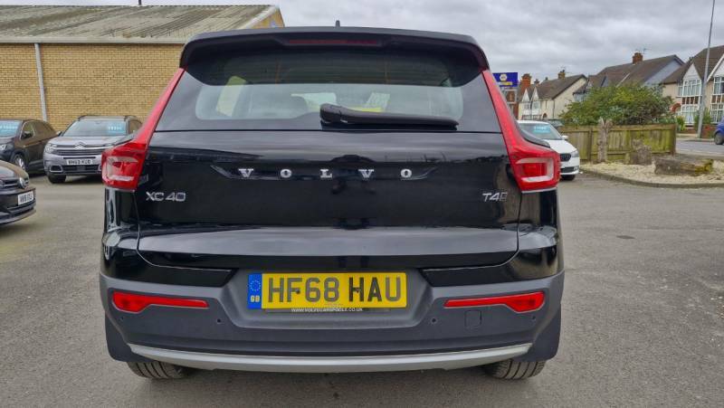 Volvo XC40 2.0 T4 Momentum Awd Geartronic - 2018 68 HF68HAU Black #6