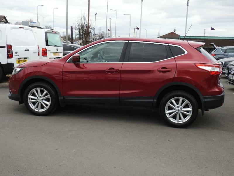 Nissan Qashqai 1.2 Dig-t Acenta - 2015 15 FD15OYO Red #3