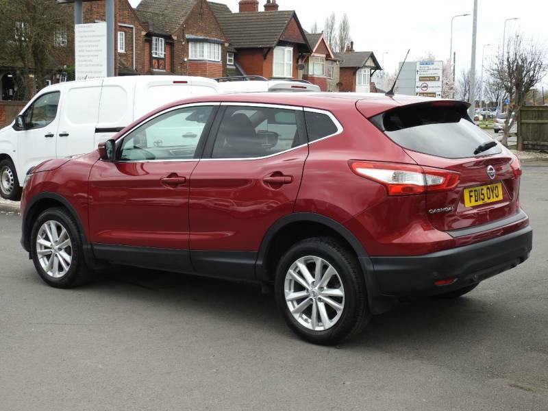 Nissan Qashqai 1.2 Dig-t Acenta - 2015 15 FD15OYO Red #4
