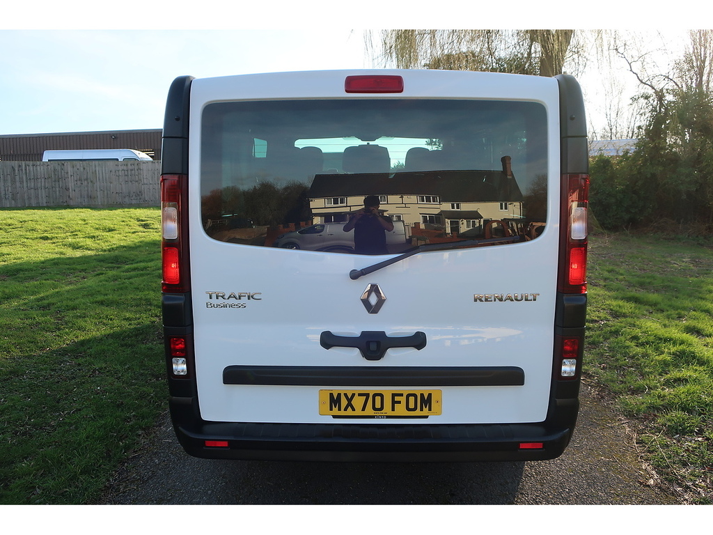 Renault Trafic 2.0 Dci Energy 30 Business Minibus Double Cab White #5