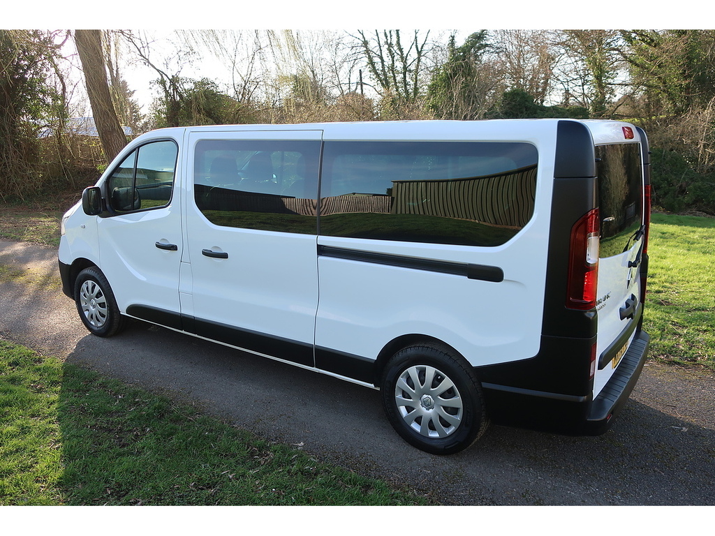 Renault Trafic 2.0 Dci Energy 30 Business Minibus Double Cab White #4