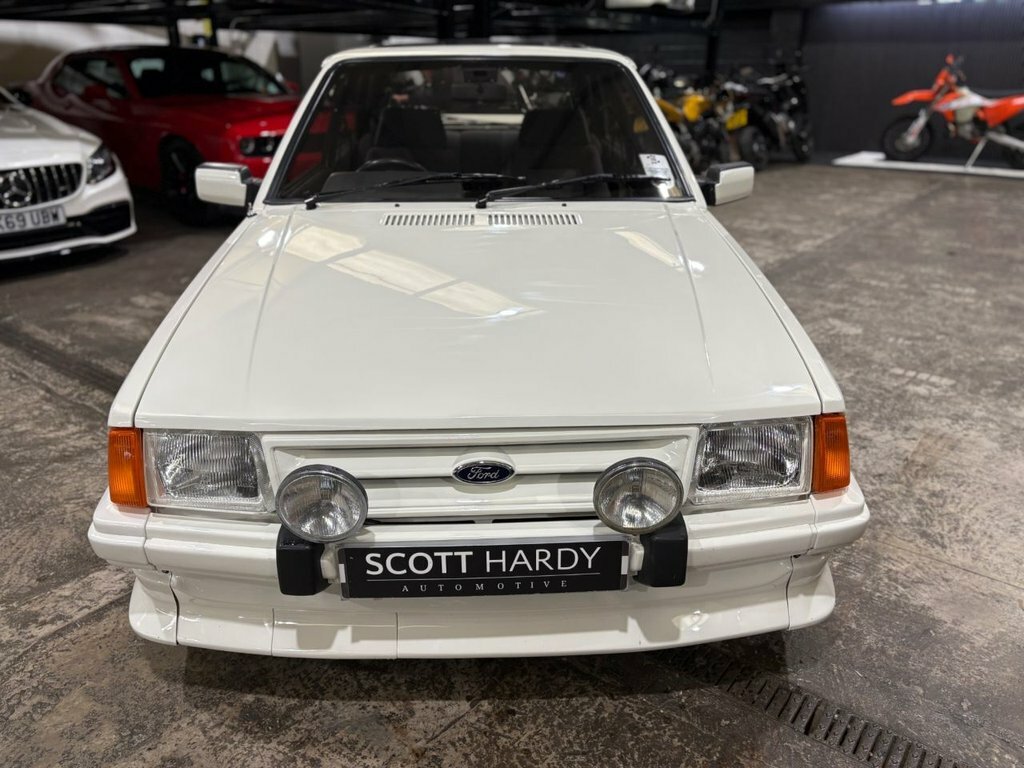 Ford Escort Se Cabrio All-white White #6