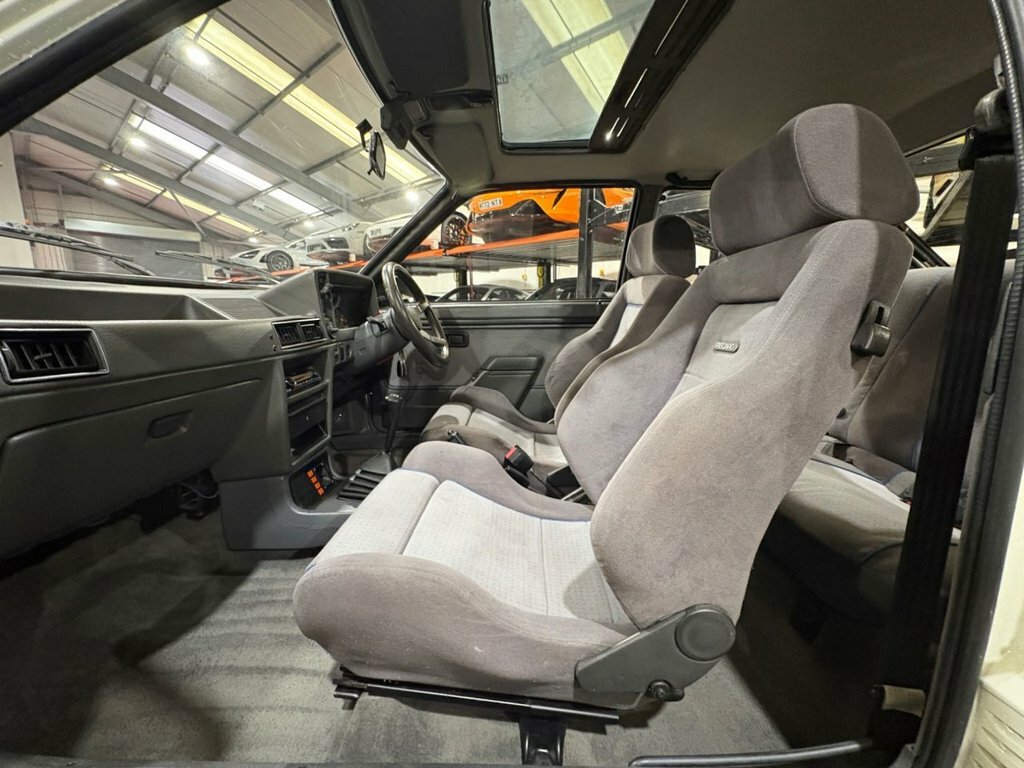 Ford Escort Se Cabrio All-white White #29