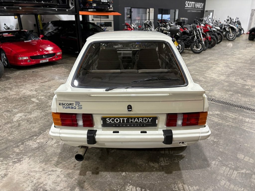 Ford Escort Se Cabrio All-white White #10