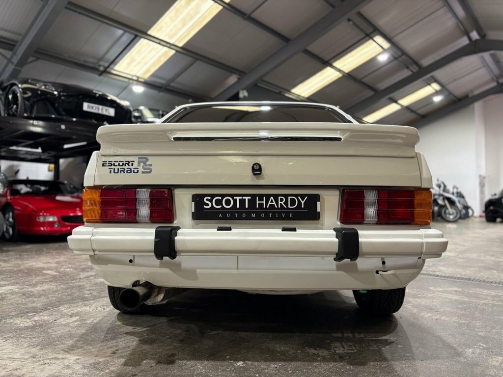 Ford Escort Se Cabrio All-white White #9