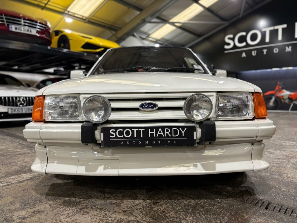 Ford Escort Se Cabrio All-white White #2