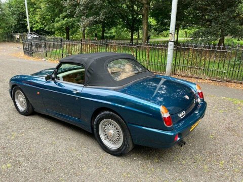 MG RV8 4.0 Blue #3